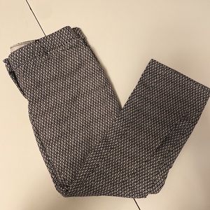 Dalia Black and White Patterned Capri Pants size 2